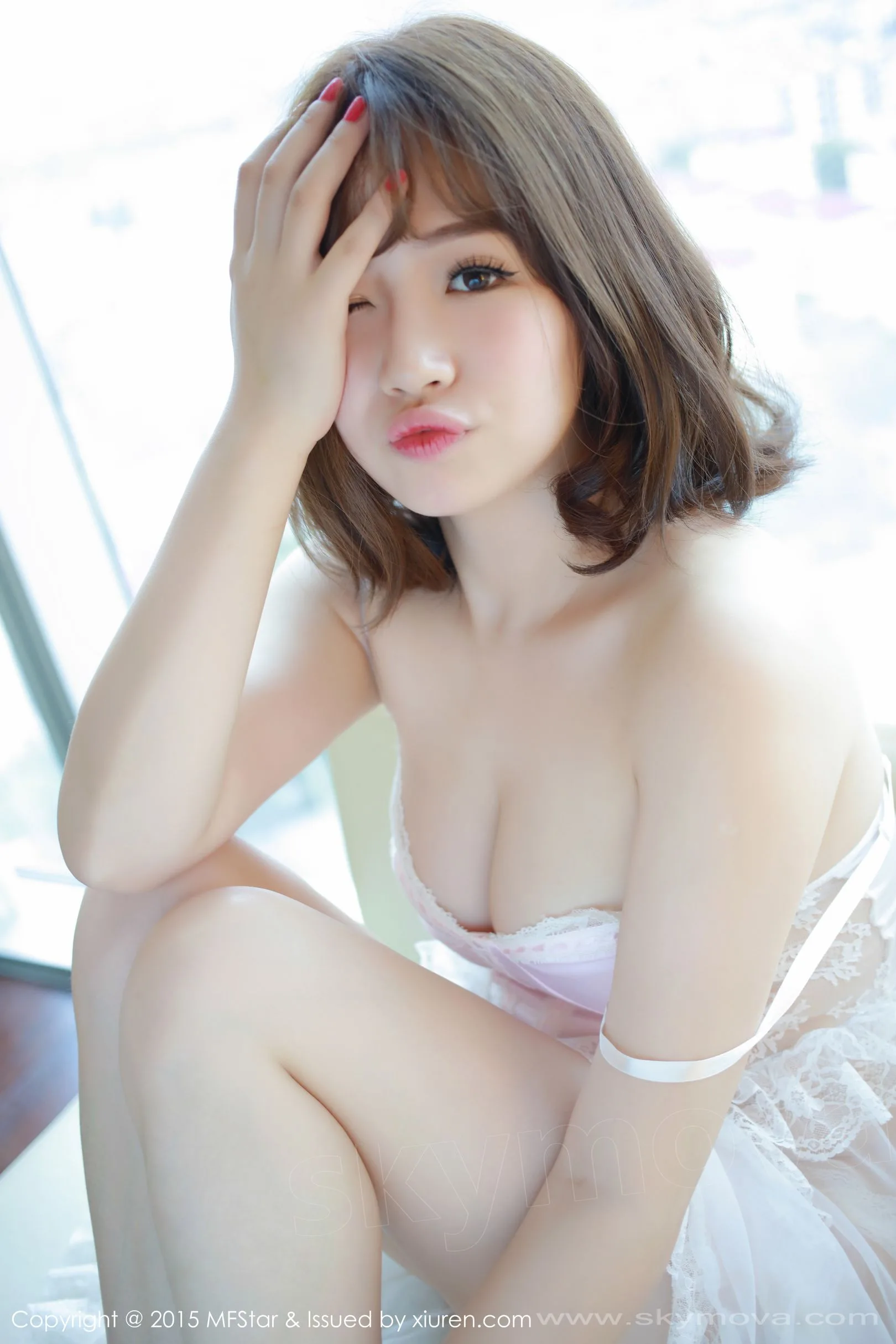 [MFStar]VOL.013 Bộ ảnh riêng tư gợi cảm thứ hai của cô bé loli đáng yêu Xu Cake với chất lượng hình ảnh sắc nét. - 18