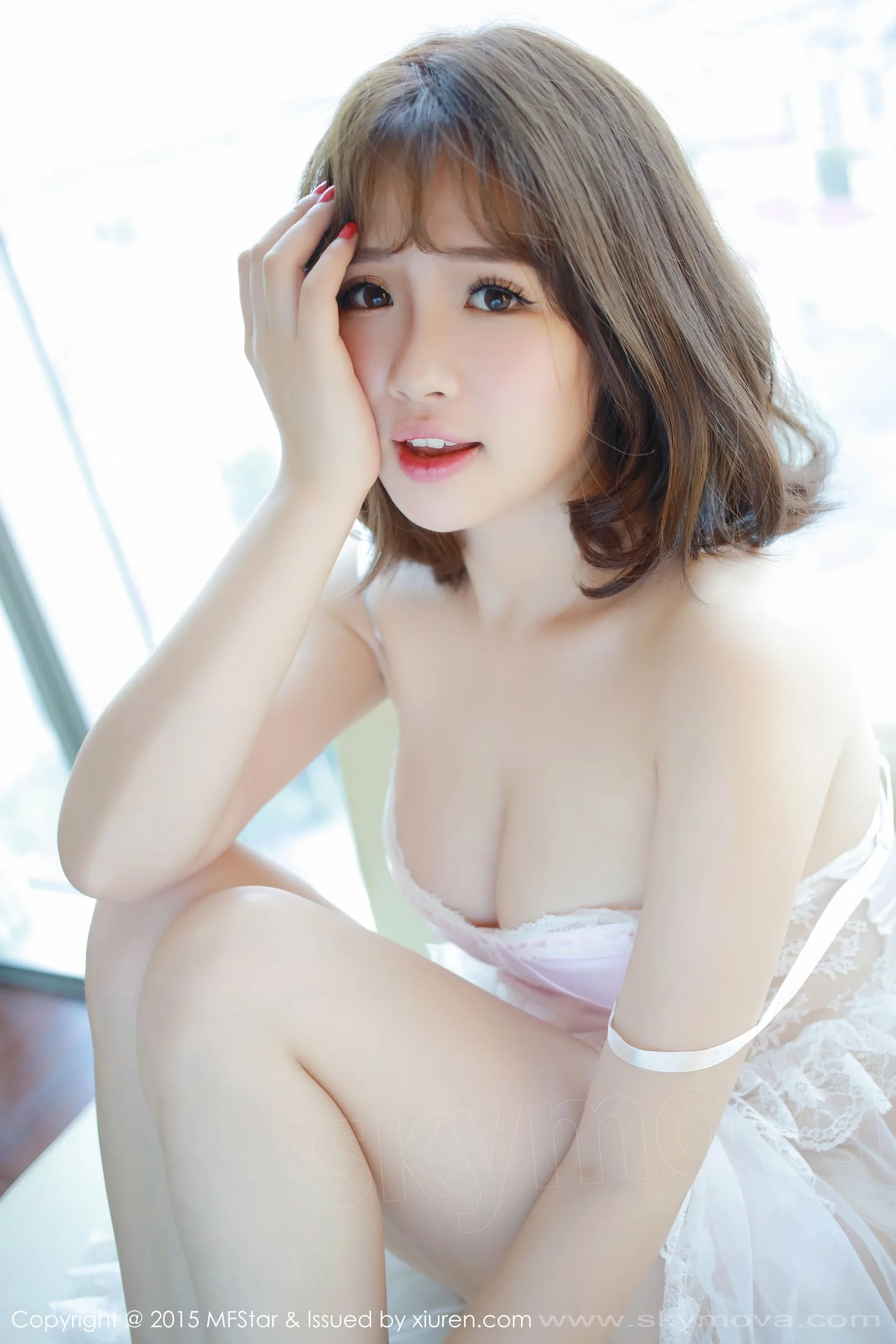[MFStar]VOL.013 Bộ ảnh riêng tư gợi cảm thứ hai của cô bé loli đáng yêu Xu Cake với chất lượng hình ảnh sắc nét. - 17