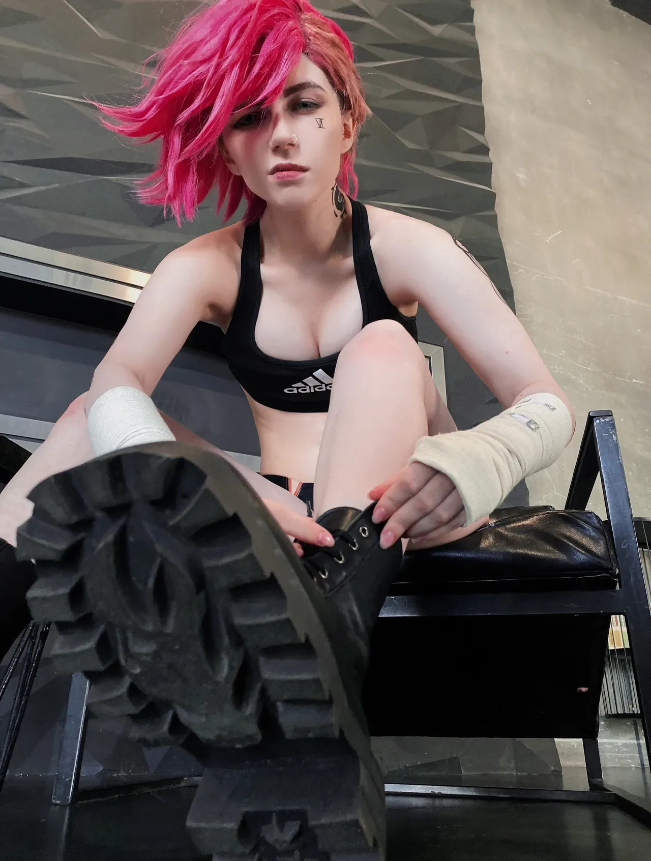 Mik Allen – Caitlyn và Vi - 33