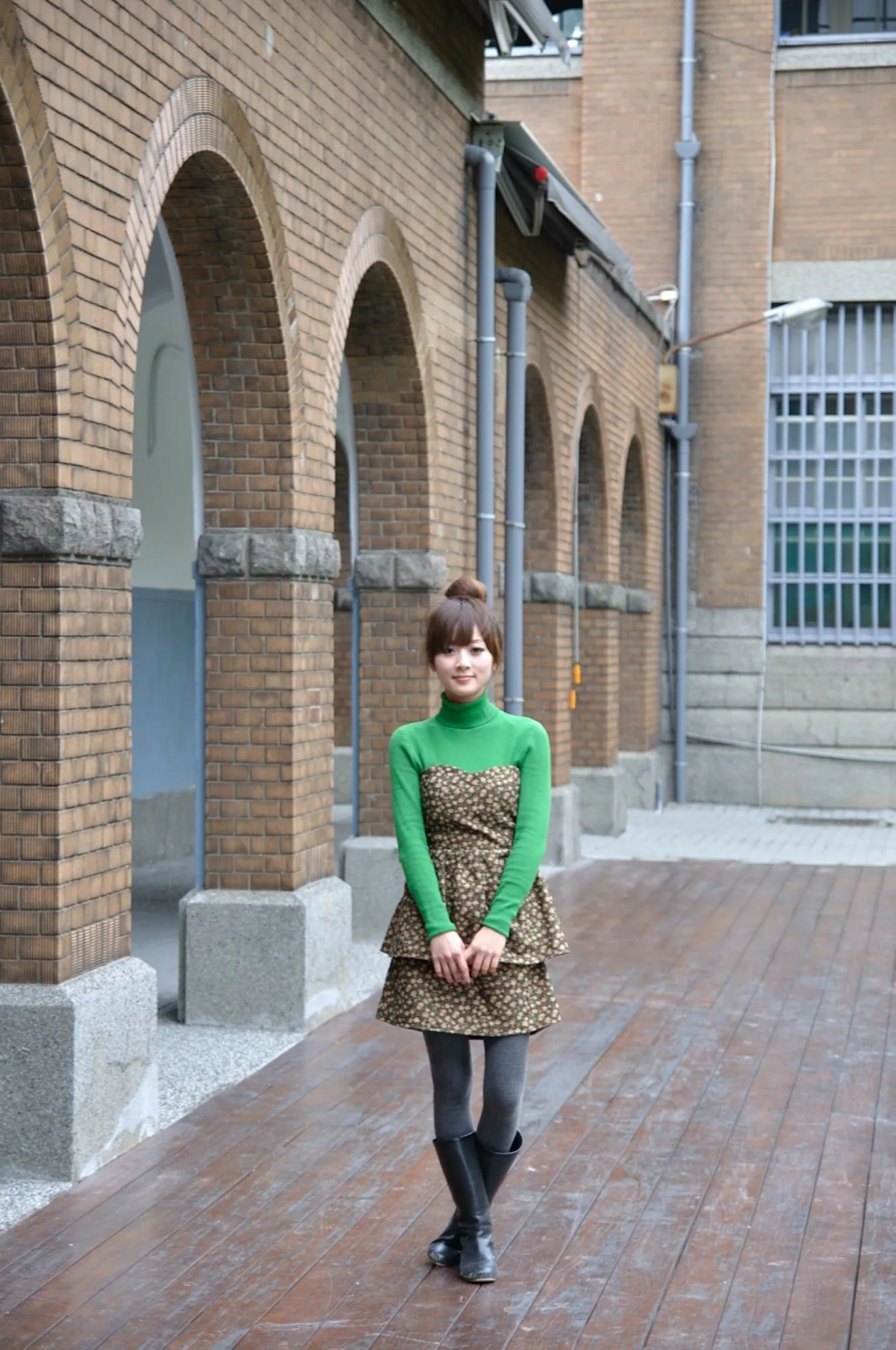 Mikako (果果MM) - NTU Photobook Set 5 - 5
