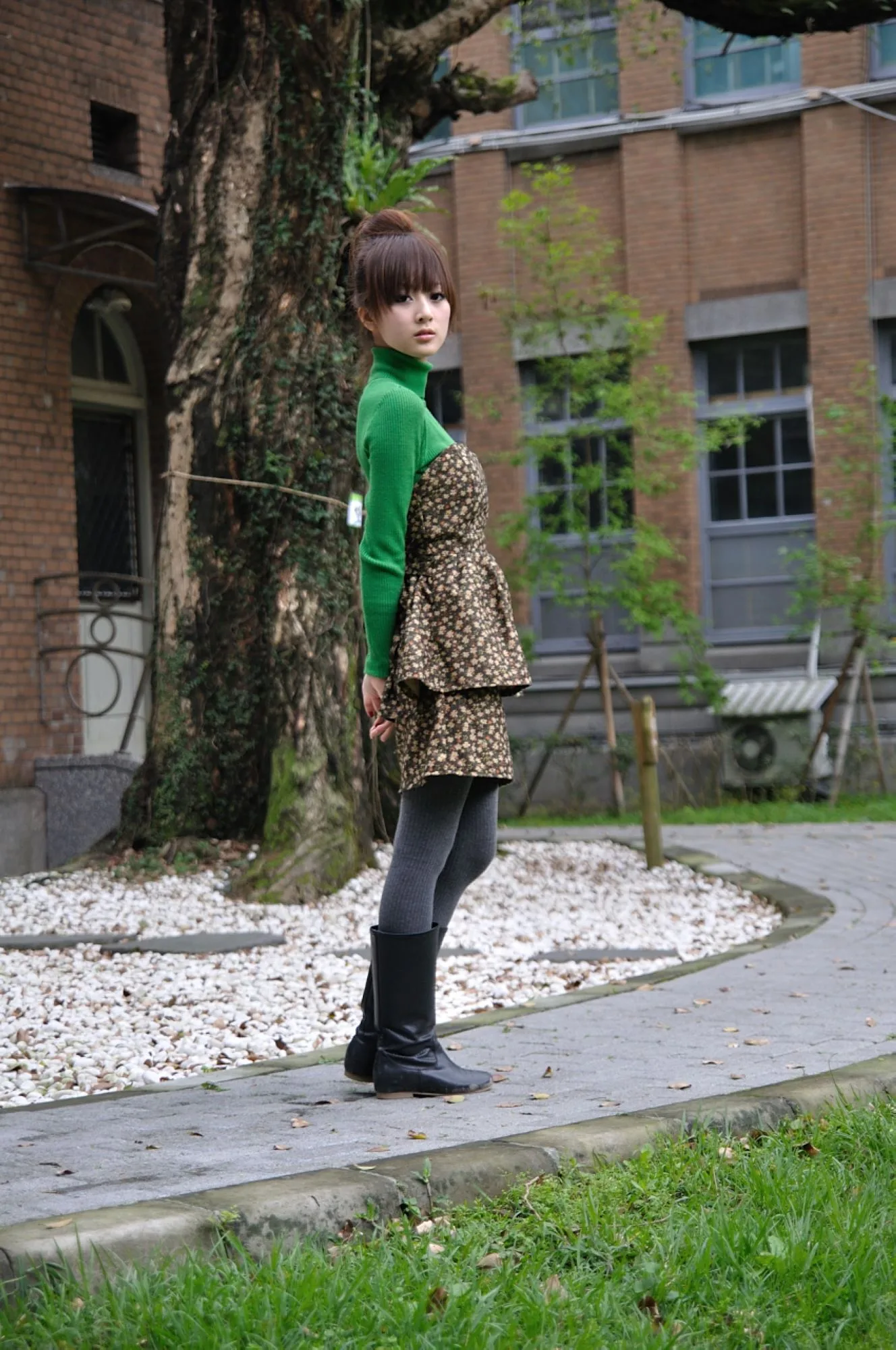 Mikako (果果MM) - NTU Photobook Set 5 - 36