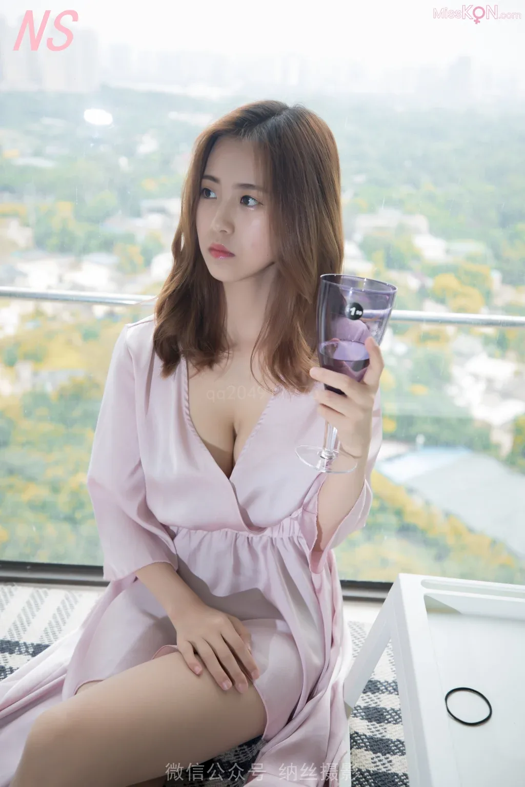 [Ảnh NS] Số 122: Vẻ quyến rũ của người phụ nữ xinh đẹp trong bộ đồ ngủ lạnh lẽo - 16